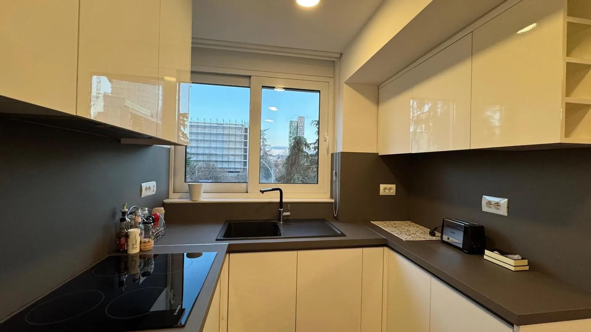 Bnb Tirana Luxurious Apartment